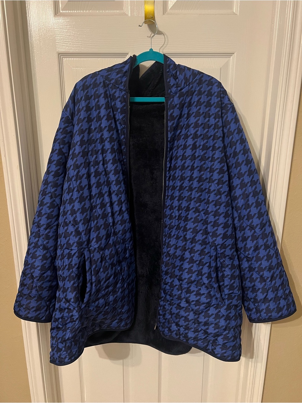 Susan Graver Quilted Houndstooth Open-Front Jacket in Navy and Black
